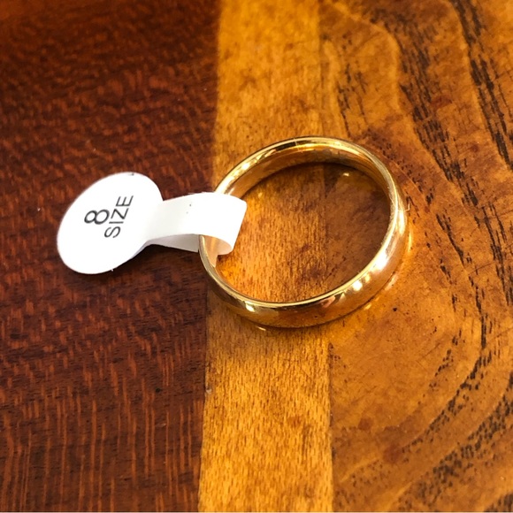 Ladies 18kt solid yellow gold 4mm classic dome wedding band NWT 8